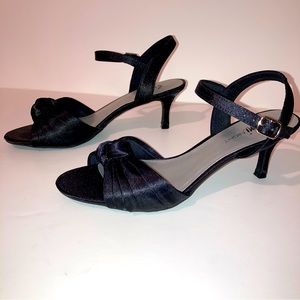 Fioni Night Black Satin Strappy Heels Holiday Party Formal Cocktail Shoes 6.5